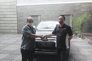 penyerahan mobil mitsubishi